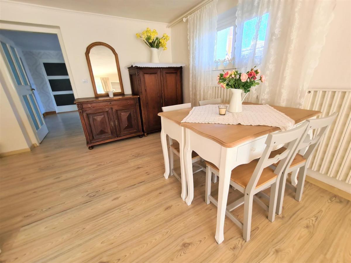 Appartement Apartman Prace Extérieur photo